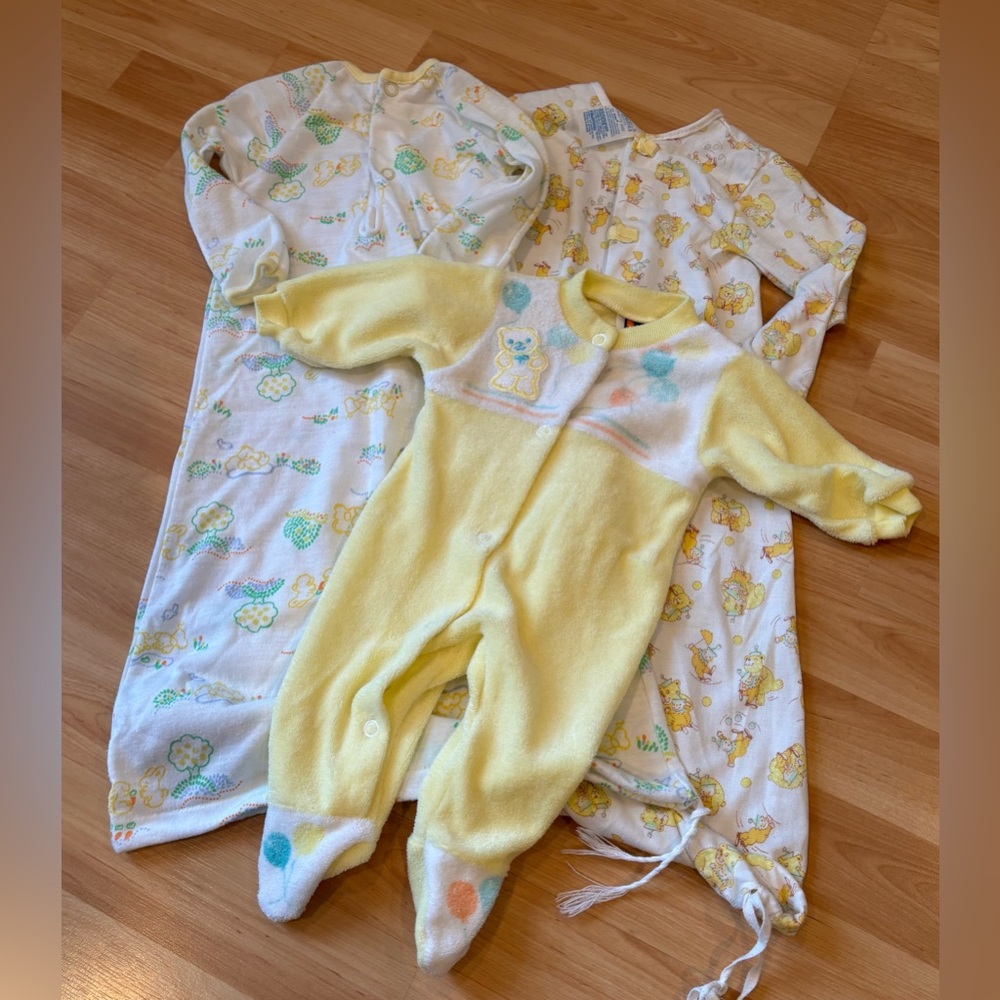 Vintage 70’s Carters Layette and sleeper bundle- Made in USA‎